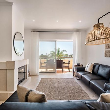 Beautiful Two Bedroom Apartment With Roof Terrace 카르보에이루 외부 사진