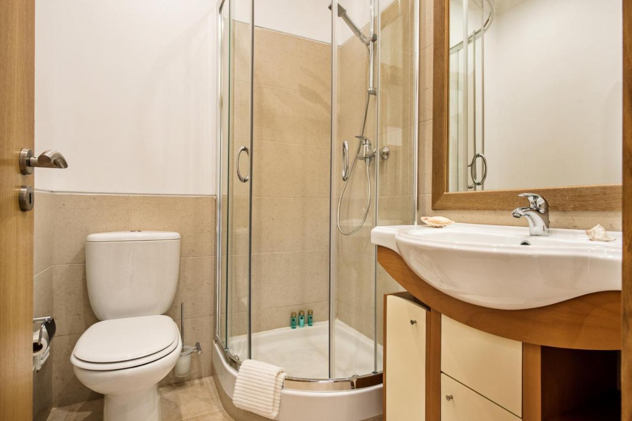 Beautiful Two Bedroom Apartment With Roof Terrace 카르보에이루 외부 사진